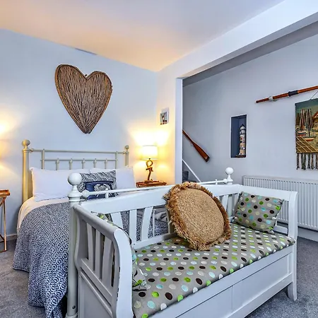 Finest Retreats - No 3 Sandside Holiday home *