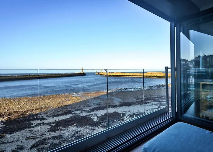 Finest Retreats - No 3 Sandside Whitby