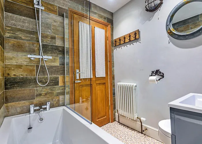 Finest Retreats - No 3 Sandside *