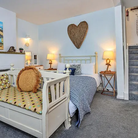 Finest Retreats - No 3 Sandside *