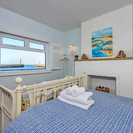 Finest Retreats - No 3 Sandside Whitby