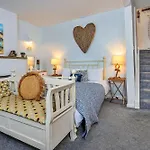 Finest Retreats - No 3 Sandside *
